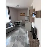 アパート и студиа алекса And Alexa ソゾポル