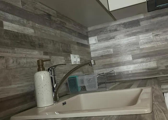 и студиа алекса And Alexa *