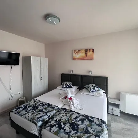 и студиа алекса And Alexa Lägenhet *