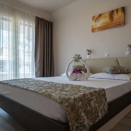 и студиа алекса And Alexa Lägenhet