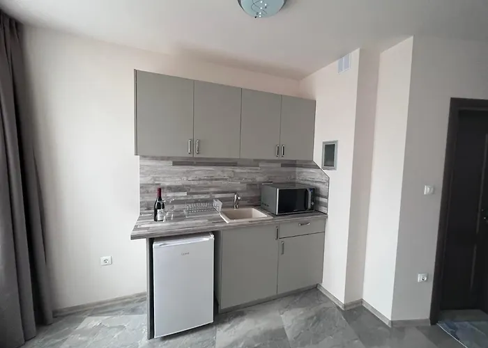 и студиа алекса And Alexa Созопол