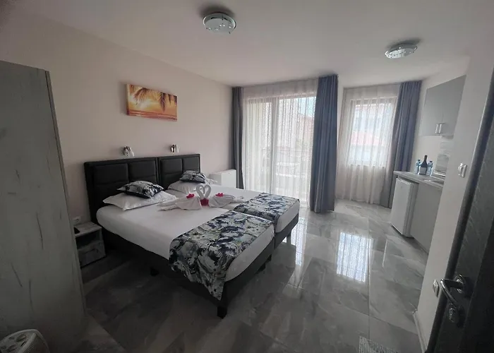 Апартамент и студиа алекса And Alexa